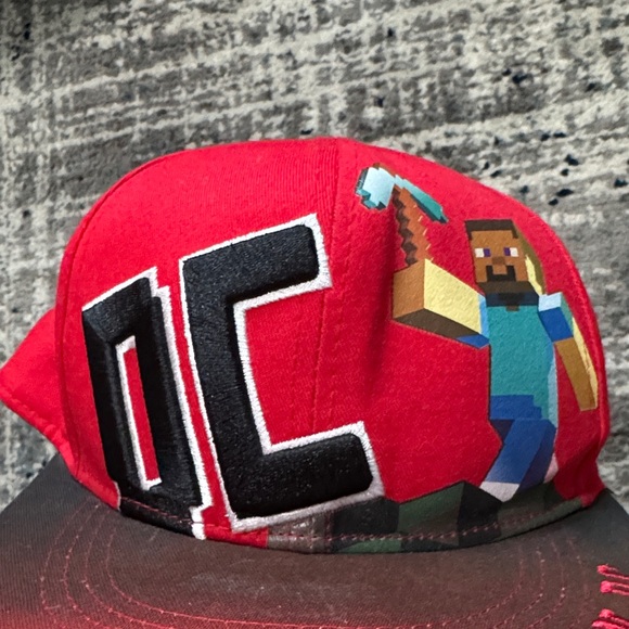 DC Minecraft Red Hat - Picture 3 of 5